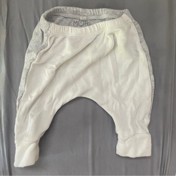 EUC Bundle of 5 pants), 0-6 months - Picture 5 of 6